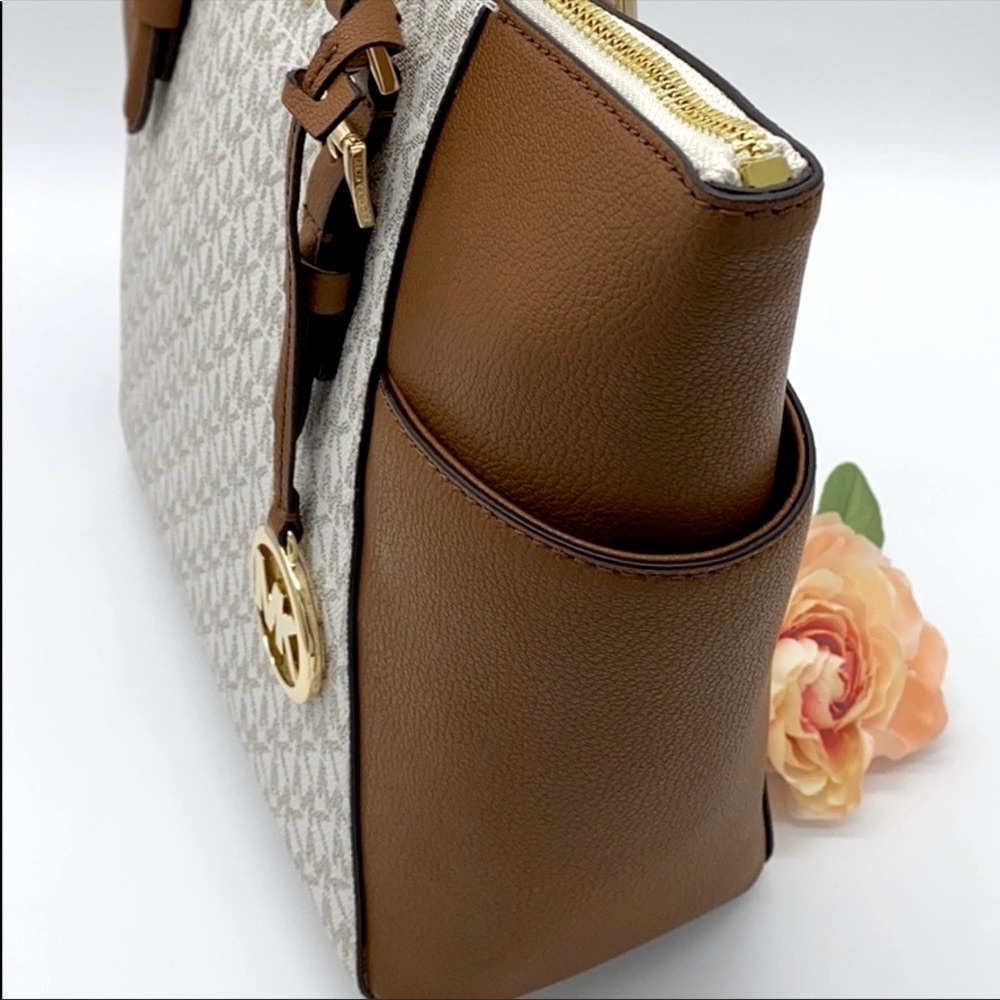 MICHAEL KORS CHARLOTTE LARGE TOP ZIP TOTE VANILLA - Picture 7 of 15